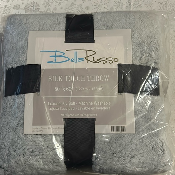 NWT Bella Russo throw - Picture 1 of 3